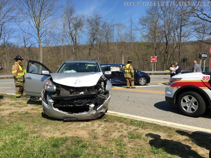 4/24/2016 - 2 car PIAA TSP NB/Pudding Street - Photo's Courtesy Anthony Proetta  